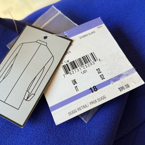 Blue jacket. - Picture 7 of 17